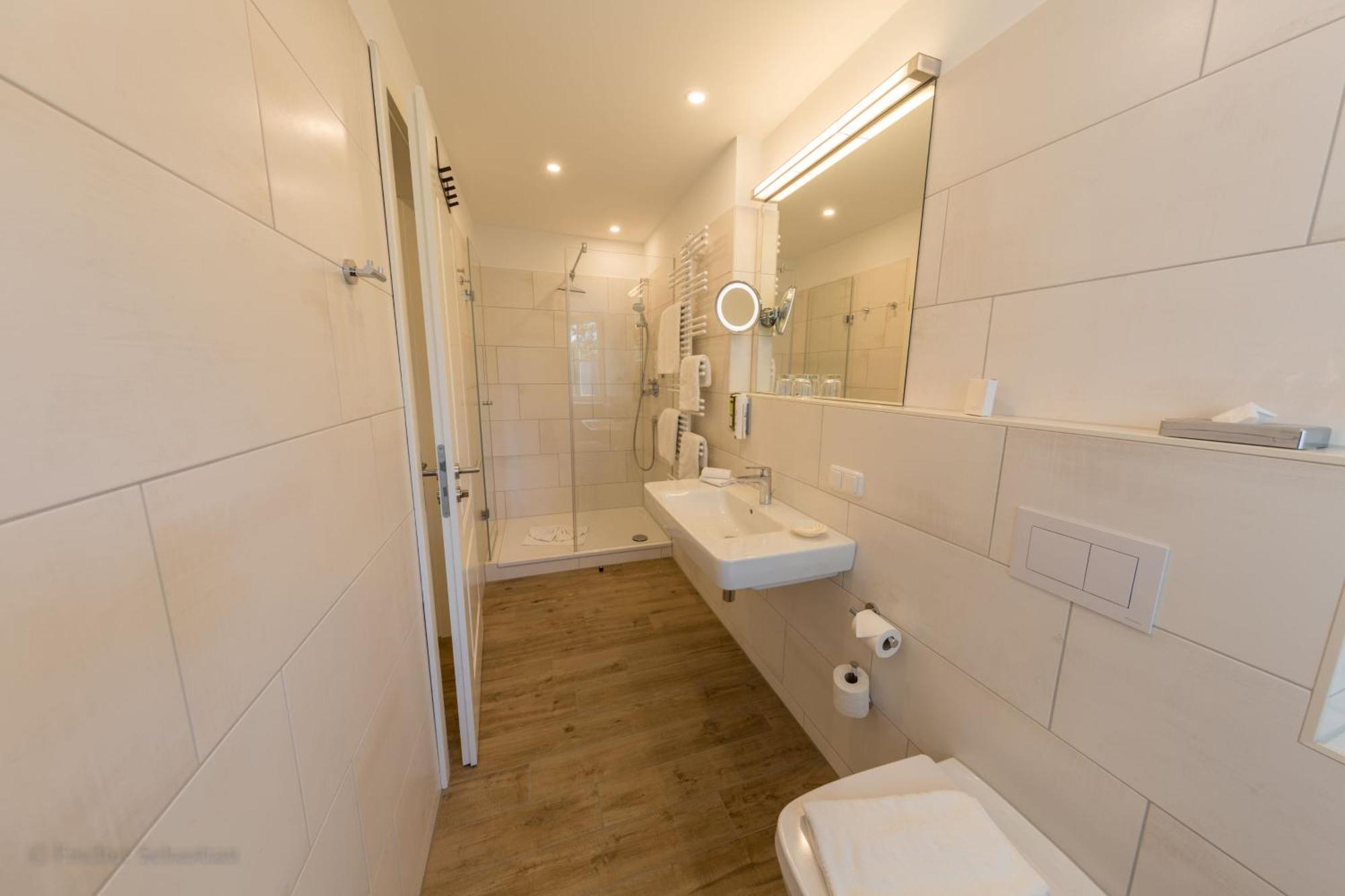 Gaestehaus Bergfalke Ahrenshoop Chambre photo